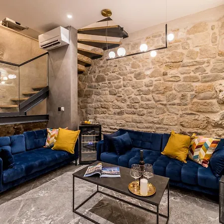 빌라 Stone Nepot - In Center - Rooftop Terrace *