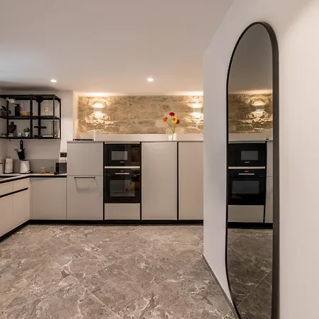 Villa Stone Nepot - In Center - Rooftop Terrace *