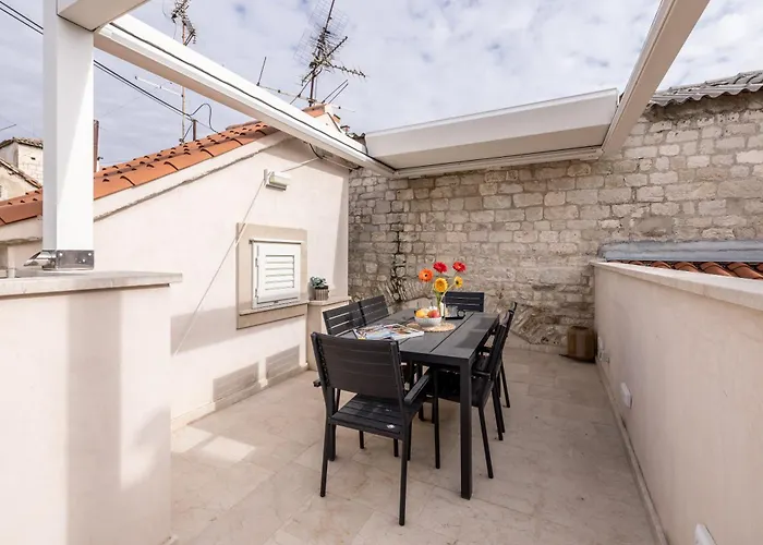 Stone Nepot - In Center - Rooftop Terrace *